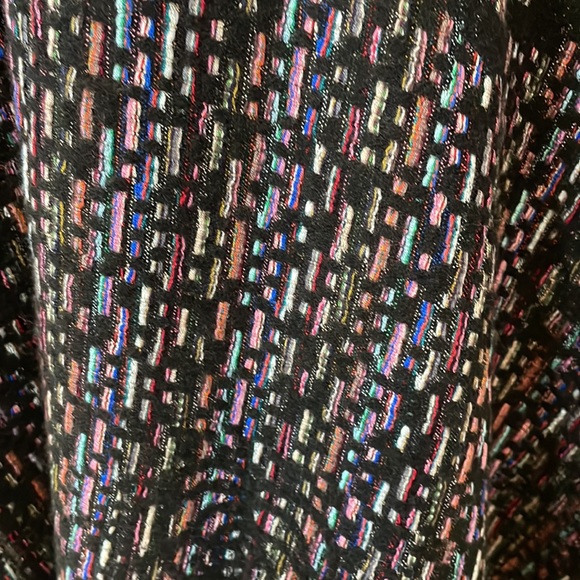 Stunningly Soft Cape Wrap Poncho The Flowers are Embedded with Woven Colours - Picture 4 of 12